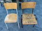 2 anciennes chaises d’ecole, Maison & Meubles, Enlèvement, Utilisé, Bois, Deux