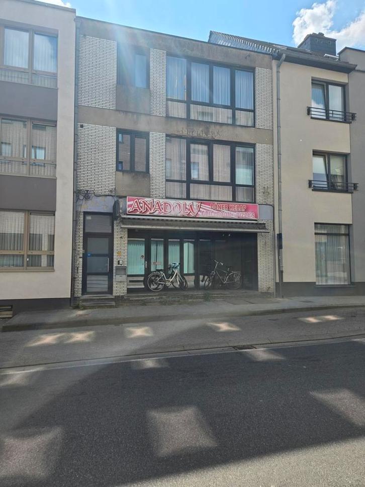 Handelspand met 2 appartementen en bijhorende garage.., Immo, Huizen en Appartementen te koop, Provincie Limburg, Verkoop zonder makelaar