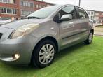 Yaris 185000 km 1300cc perfect staat met keuring, Stof, Zwart, Elektrische ramen, Handgeschakeld