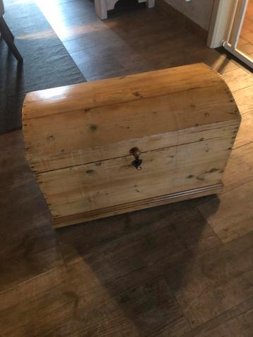 Massief houten opbergkist weg wegens verhuis, Huis en Inrichting, Woonaccessoires | Kisten, Ophalen, Gebruikt