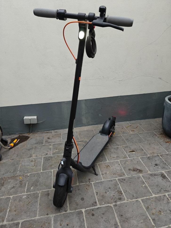 Elektrische step - Ninebot F30E, Fietsen en Brommers, Steps, Zo goed als nieuw, Elektrische step (E-scooter), Ophalen