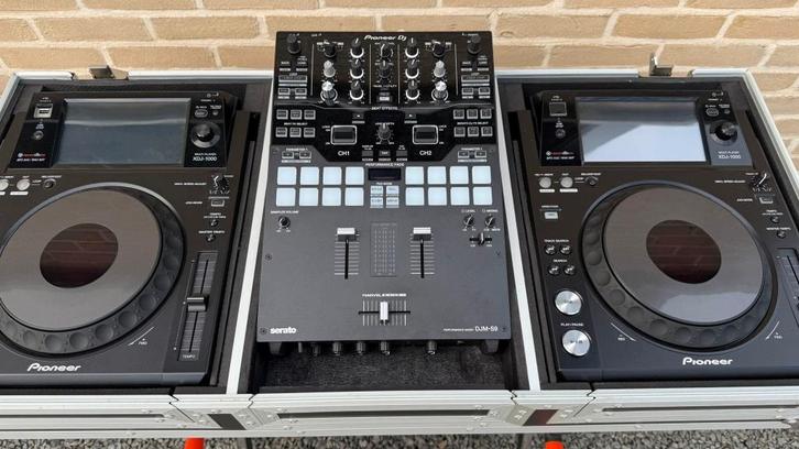 Pioneer XDJ 1000 x2 + Pioneer DJM S9 (incl hardcase), Muziek en Instrumenten, Dj-sets en Draaitafels, Zo goed als nieuw, Dj-set
