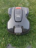 Husqvarna 305 met 300 maaiuren, Ophalen of Verzenden, Zo goed als nieuw, Husqvarna, Met regensensor
