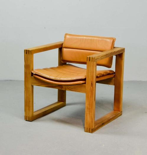 Vintage Brutalist Design Side Chair v. Ate van Apeldoorn 70s, Huis en Inrichting, Fauteuils, Gebruikt, Hout, Leer, 50 tot 75 cm