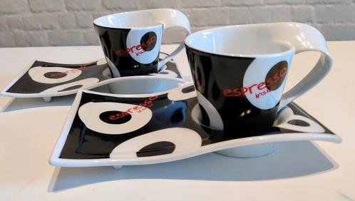 2 DESIGN KOFFIEKOPPEN MET BORDJE, Verzamelen, Porselein, Kristal en Bestek, Nieuw, Overige typen, Porselein, Ophalen