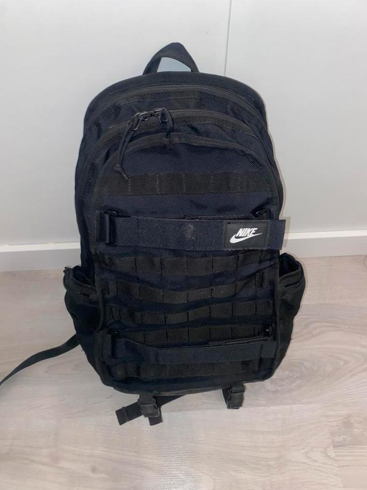 Nike Sportswear RPM Rugzak (26 liter), Handtassen en Accessoires, Tassen | Rugtassen, Zo goed als nieuw, Overige merken, 25 tot 40 cm