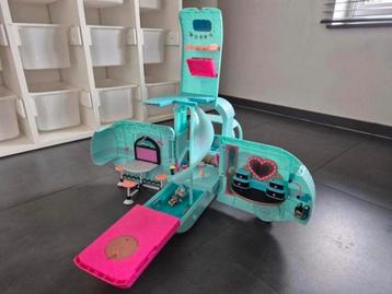 LOL camper + poppetjes  beschikbaar voor biedingen