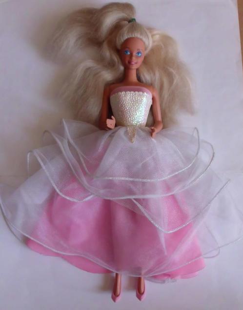 Barbie DANCE MAGIC 1990, Kinderen en Baby's, Speelgoed | Poppen, Gebruikt, Barbie, Ophalen of Verzenden