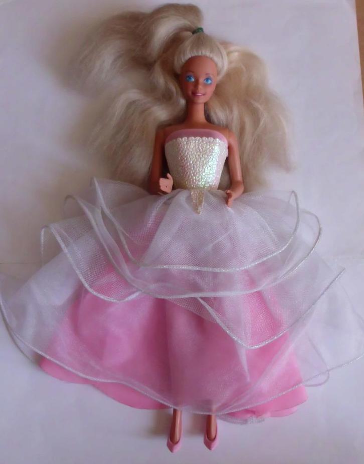 Barbie DANCE MAGIC 1990, Kinderen en Baby's, Speelgoed | Poppen, Gebruikt, Barbie, Ophalen of Verzenden