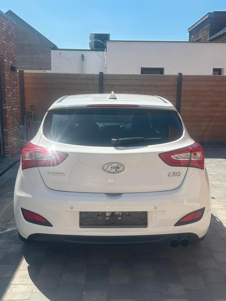 Hyundai i30 1.6 GDI (136pk), Auto's, Hyundai, Particulier, i30, ABS, Adaptieve lichten, Airbags, Airconditioning, Alarm, Apple Carplay