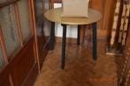 Ronde tafel van massief hout met vier poten, Huis en Inrichting, Tafels | Eettafels, Ophalen, 50 tot 100 cm, Rond, 50 tot 100 cm