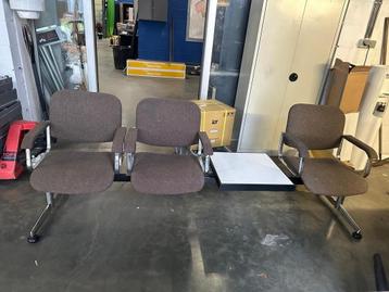dokterskabinet wachtbank /wachtkamer / zitbanken, Huis en Inrichting, Stoelen, Ophalen, Zo goed als nieuw, Bruin, Metaal