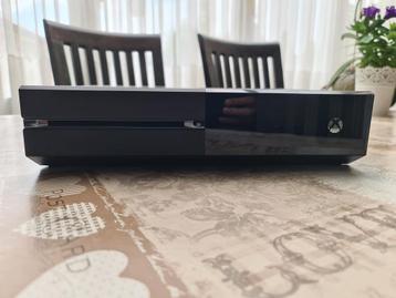 Xbox one model 1540 met games (controler ontbreekt)