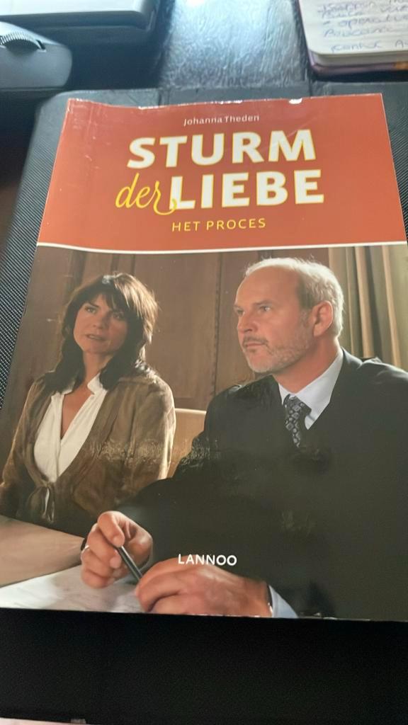 Johanna Theden - Sturm der Liebe - Het proces, Boeken, Romans, Zo goed als nieuw, Ophalen of Verzenden