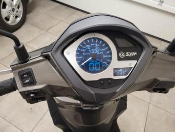 Nieuwstaat. Amper 4600km. Klasse B scooter beschikbaar voor biedingen