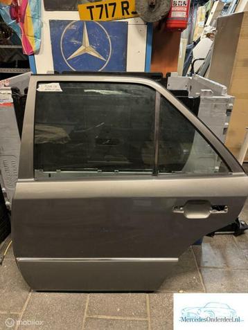 W124 Deur Sedan Links achter beschikbaar voor biedingen