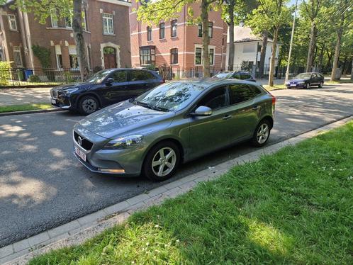 Volvo v40 in goede staat. 2.0 van 2016 Euro 6b, Auto's, Volvo, Particulier, V40, ABS, Adaptieve lichten, Airbags, Airconditioning