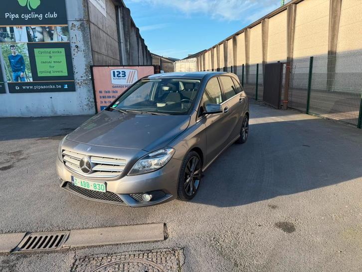 Mercedes B180 Manueel slechts 100000 km, Autos, Mercedes-Benz, Entreprise, Classe B, Airbags, Air conditionné, Alarme, Bluetooth