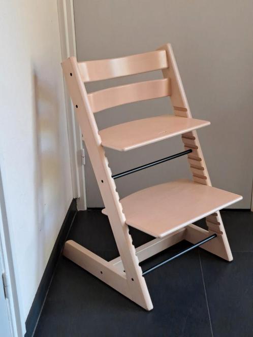 Stokke Tripp Trapp kinderstoel NIEUW MODEL in whitewash, Kinderen en Baby's, Kinderstoelen, Zo goed als nieuw, Meegroeistoel, Aanschuifbaar