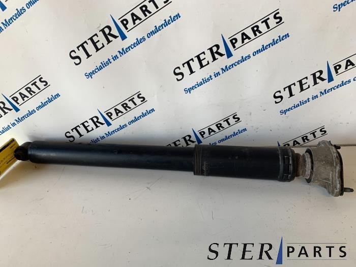 Amortisseur arrière gauche d'un Mercedes C-Klasse, Autos : Pièces & Accessoires, Suspension & Châssis, Mercedes-Benz, Utilisé