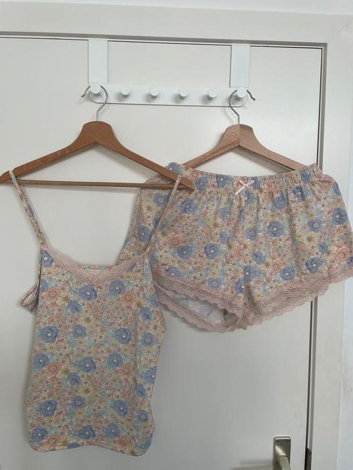 Pyjamaset met bloemen van Primark, Kleding | Dames, Pyjama's, Nieuw, Maat 36 (S), Verzenden