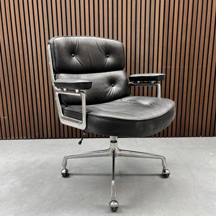 Vitra Eames Lobby chair - Vintage - Nero leder, Antiquités & Art, Antiquités | Meubles | Chaises & Canapés, Enlèvement ou Envoi