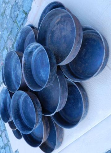 Bakvormen brood, taart beschikbaar voor biedingen