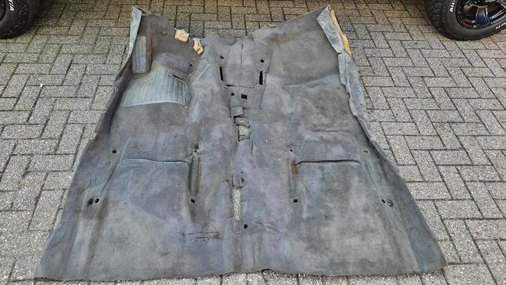 Tapijt vloerbedekking grijs antreciet BMW 3 serie E30 sedan, Auto-onderdelen, Interieur en Bekleding, BMW, Gebruikt, Ophalen