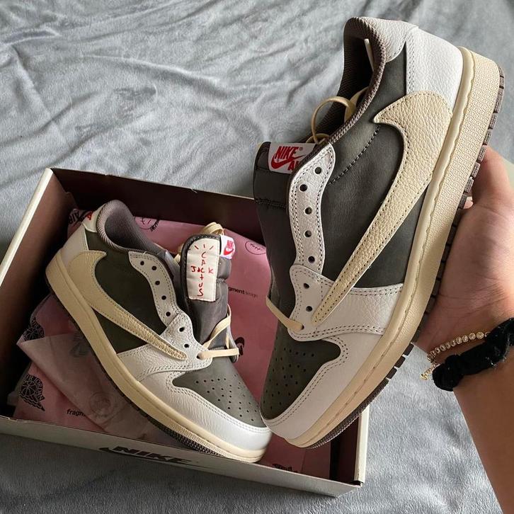 Travis Scott Jordan 1 Low OG SP Reverse Mocha, Kleding | Heren, Schoenen, Zo goed als nieuw, Ophalen of Verzenden