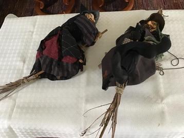 2 Halloween heksen aan 30 € per heks en 1 aan 40 € beschikbaar voor biedingen