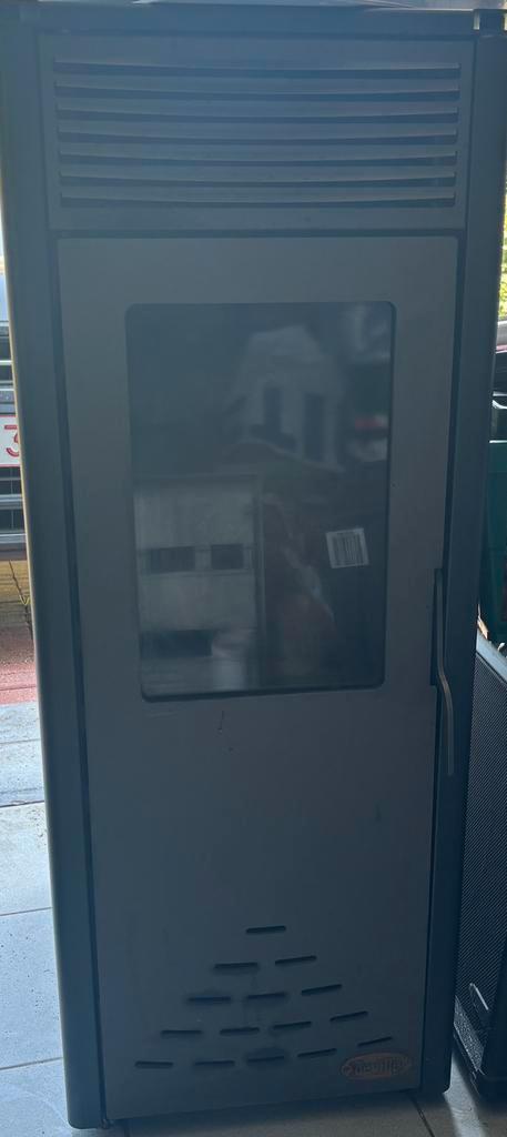 Pelletkachel groot vermogen 11kw - zwart, Huis en Inrichting, Kachels, Zo goed als nieuw, Pelletkachel, Ophalen