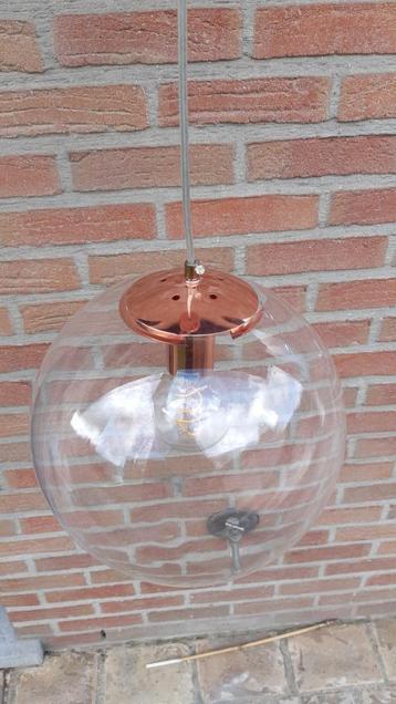 Boule en verre avec lampe LED design