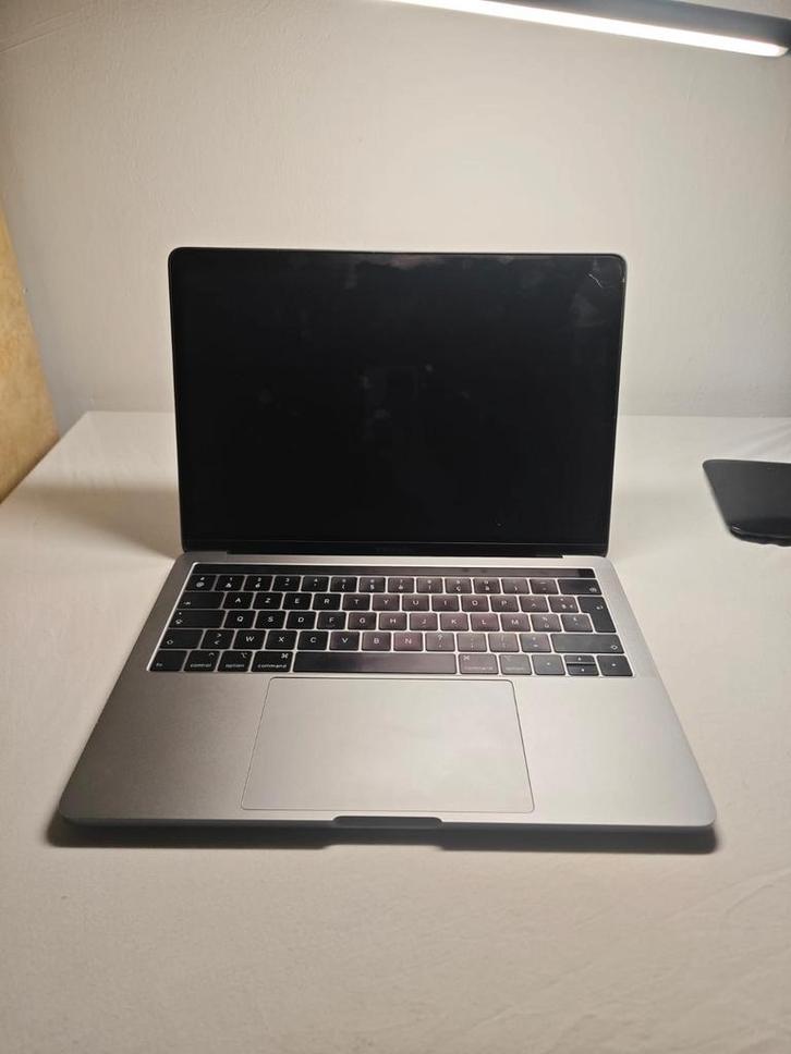 MacBook pro 13 inch 2019, Computers en Software, Apple Macbooks, Zo goed als nieuw, MacBook, 13 inch, 2 tot 3 Ghz, 256 GB, 8 GB