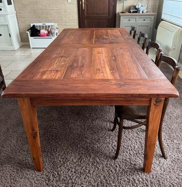 Boerentafel beschikbaar voor biedingen