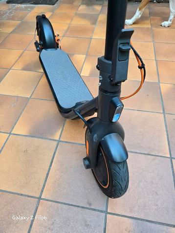 Vends ou échange ninebot f40e 255€ FIXE  beschikbaar voor biedingen