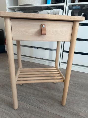 Table de chevet bjorksnas ikea, Enlèvement, Comme neuf
