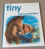 Boek Tiny leert paardrijden, Ophalen of Verzenden, Zo goed als nieuw