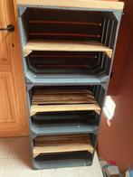 Kast uit houten fruitkisten . Zwart en blank hout, Ophalen, Zo goed als nieuw