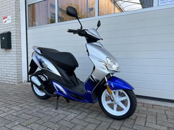 Originele Yamaha Jog R A klasse scooter. ALS NIEUW! beschikbaar voor biedingen