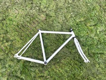 Cadre Fixie Pignon fixe Vélo piste noname  disponible aux enchères