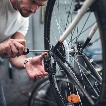Fietsenmaker fiets herstellen  beschikbaar voor biedingen