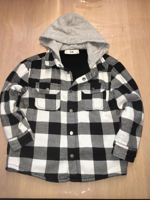 Hoodie / swaeter met rits maat 104/ 4 jaar, Kinderen en Baby's, Kinderkleding | Maat 104, Zo goed als nieuw, Jongen, Trui of Vest