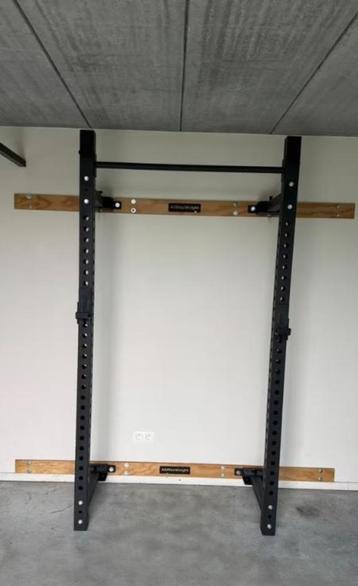 Foldable Squat Rack met chin-up bar beschikbaar voor biedingen