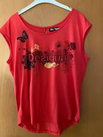 T-shirt Desigual Rood met Vlinder en bloemen, Maat 38/40 (M), Ophalen of Verzenden, Zo goed als nieuw, Korte mouw