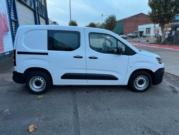 Citroen Berlingo 1.2i 8/2022 btw aftrekbaar 1jaar garantie beschikbaar voor biedingen