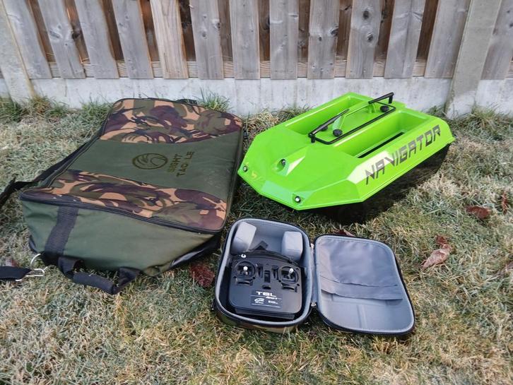 Voerboot navigator met raymarine en gps 1 jaar garantie, Watersport en Boten, Hengelsport | Karpervissen, Ophalen