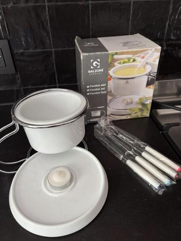 Fonduestel met theelichtje - nieuw - nog in doos beschikbaar voor biedingen