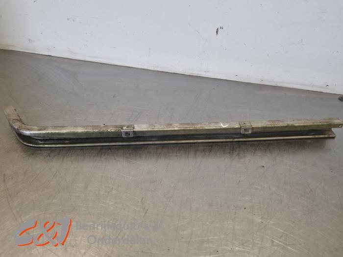 Schuifdeurrail links van een Volkswagen Caddy, Auto-onderdelen, Carrosserie, Volkswagen, Gebruikt, 3 maanden garantie, Ophalen of Verzenden