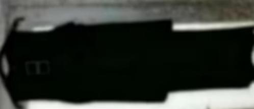 Robe noire manches épaules nues M / L NEUF, Kleding | Dames, Jurken, Nieuw, Maat 38/40 (M), Zwart, Knielengte, Ophalen of Verzenden