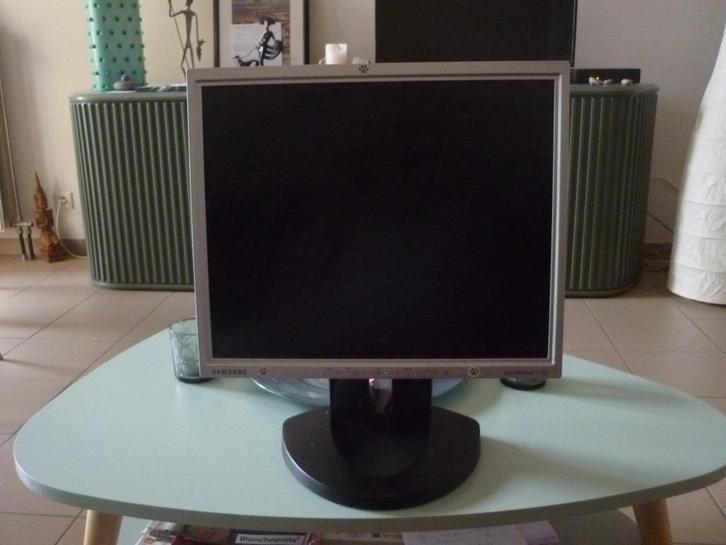 écran PC, Informatique & Logiciels, Pc & Câble réseau, Utilisé, Enlèvement